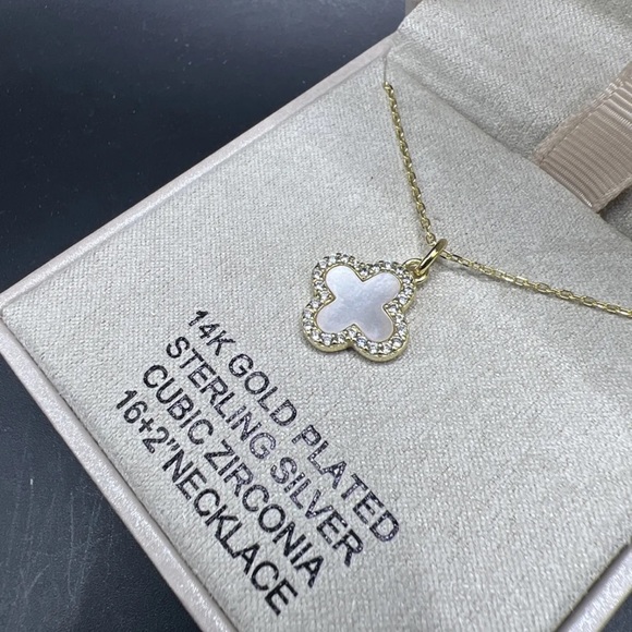 COPY - Rachel Zoe 14K Gold Plated /Sterling Silver Mother Of Pearl Clover Neckl… - Picture 3 of 6
